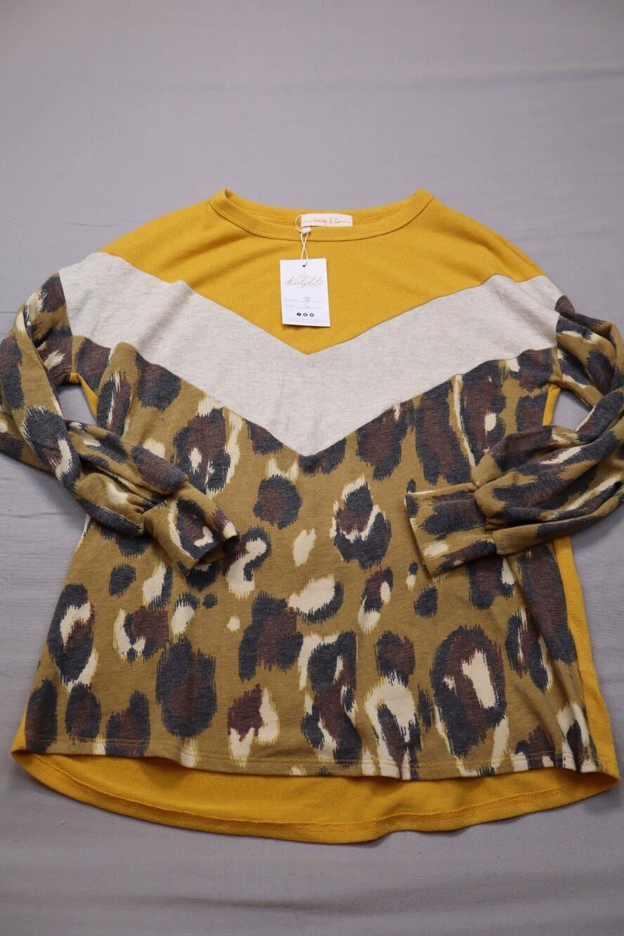 NEW Hailey & Co Women's Yellow Leopard Cheetah Colorblock Long Sleeve Sweater S